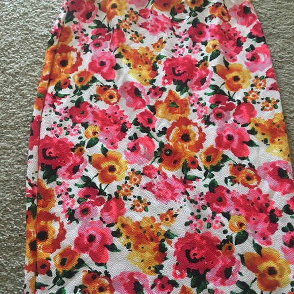 2 Floral Printed Pencil Skirts - Picture 3 of 4